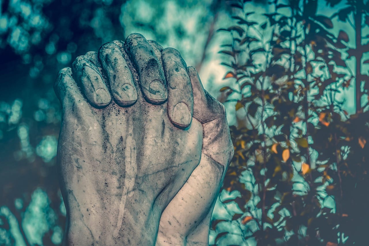 sculpture, prayer, hands